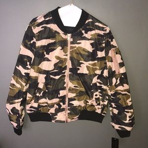 💚💗Camouflage Bomber Jacket💚💗